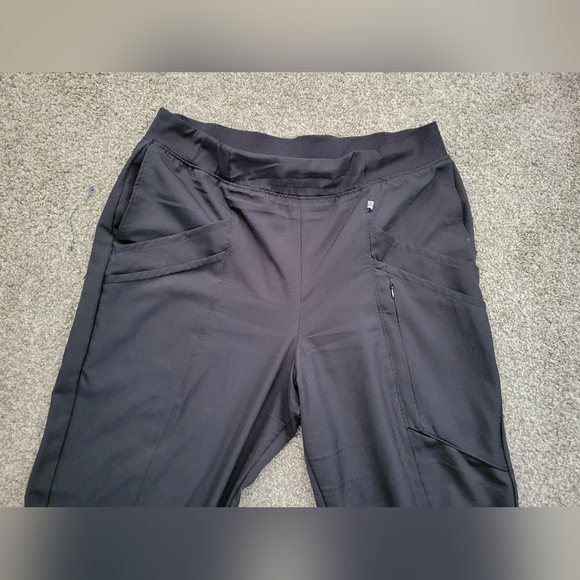 ClimateRight Scrubs by CuddleDuds. Black. Size Large - Picture 2 of 6